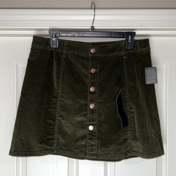 Celebrity Pink Olive Green Mini Corduroy Button Front Skirt - Size 13/31, NWT - Picture 3 of 14